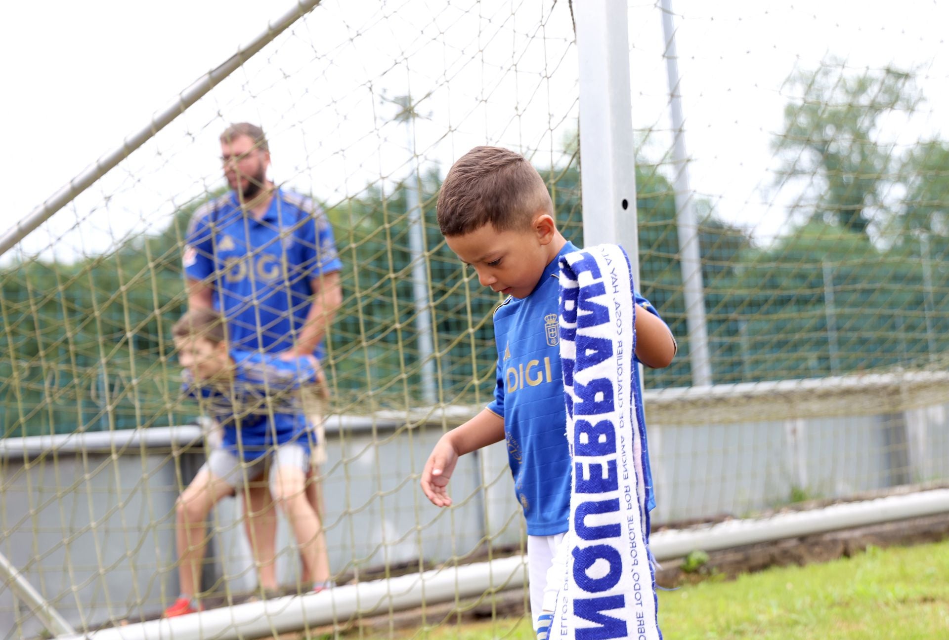 El Real Oviedo, arropado por su gente en el primer entenamiento de la temporada
