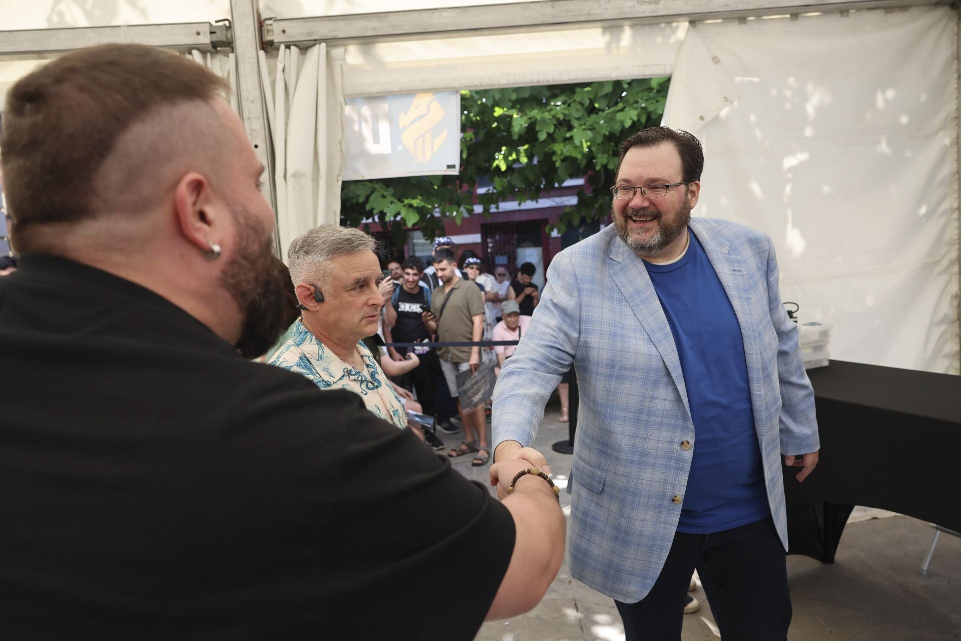 El Festival Celsius de Avilés echa a andar: largas colas por Brandon Sanderson