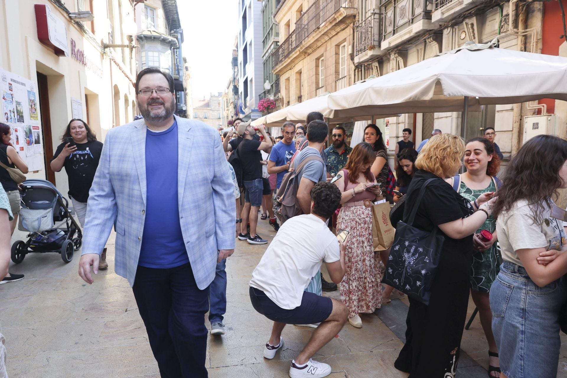 El Festival Celsius de Avilés echa a andar: largas colas por Brandon Sanderson