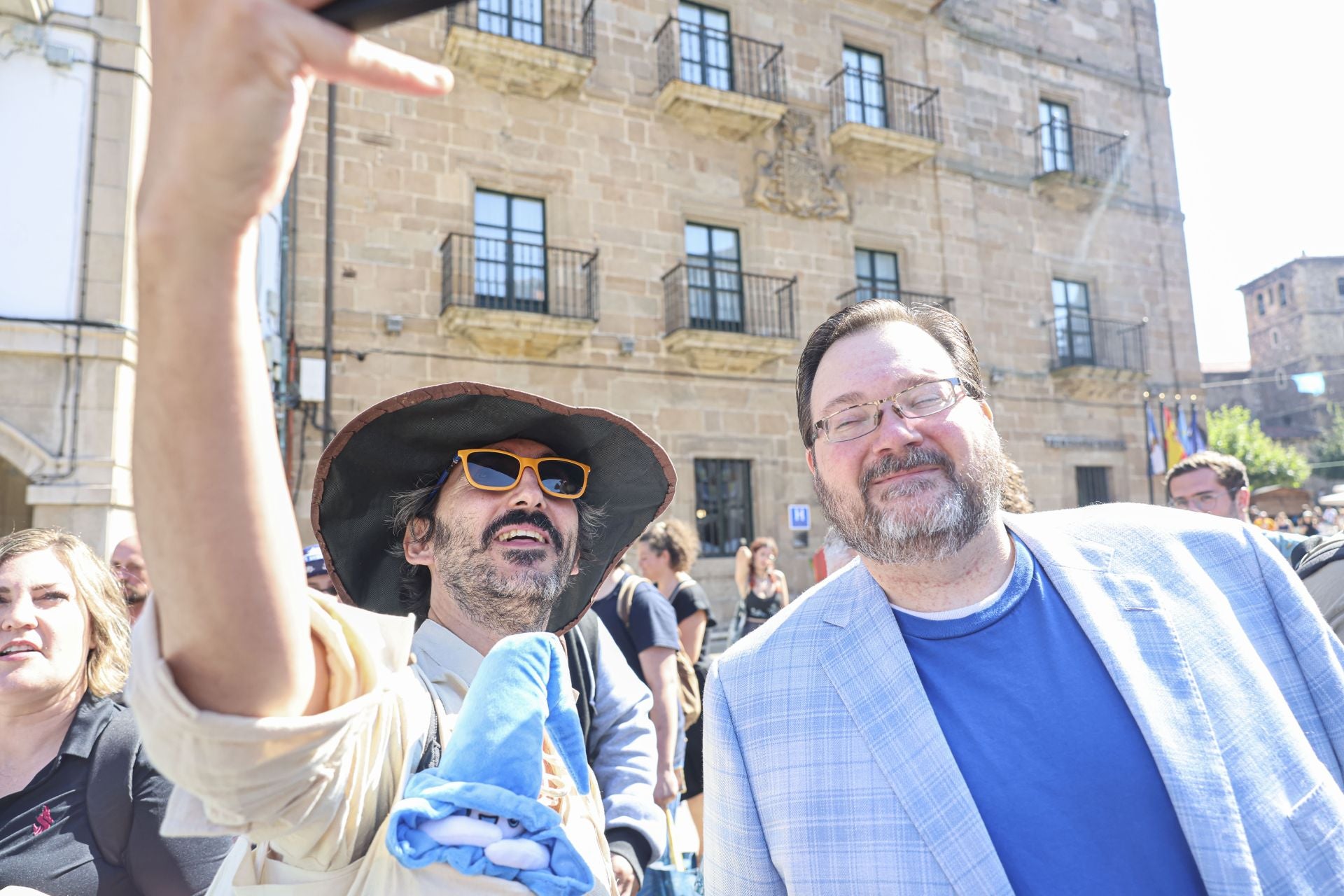El Festival Celsius de Avilés echa a andar: largas colas por Brandon Sanderson