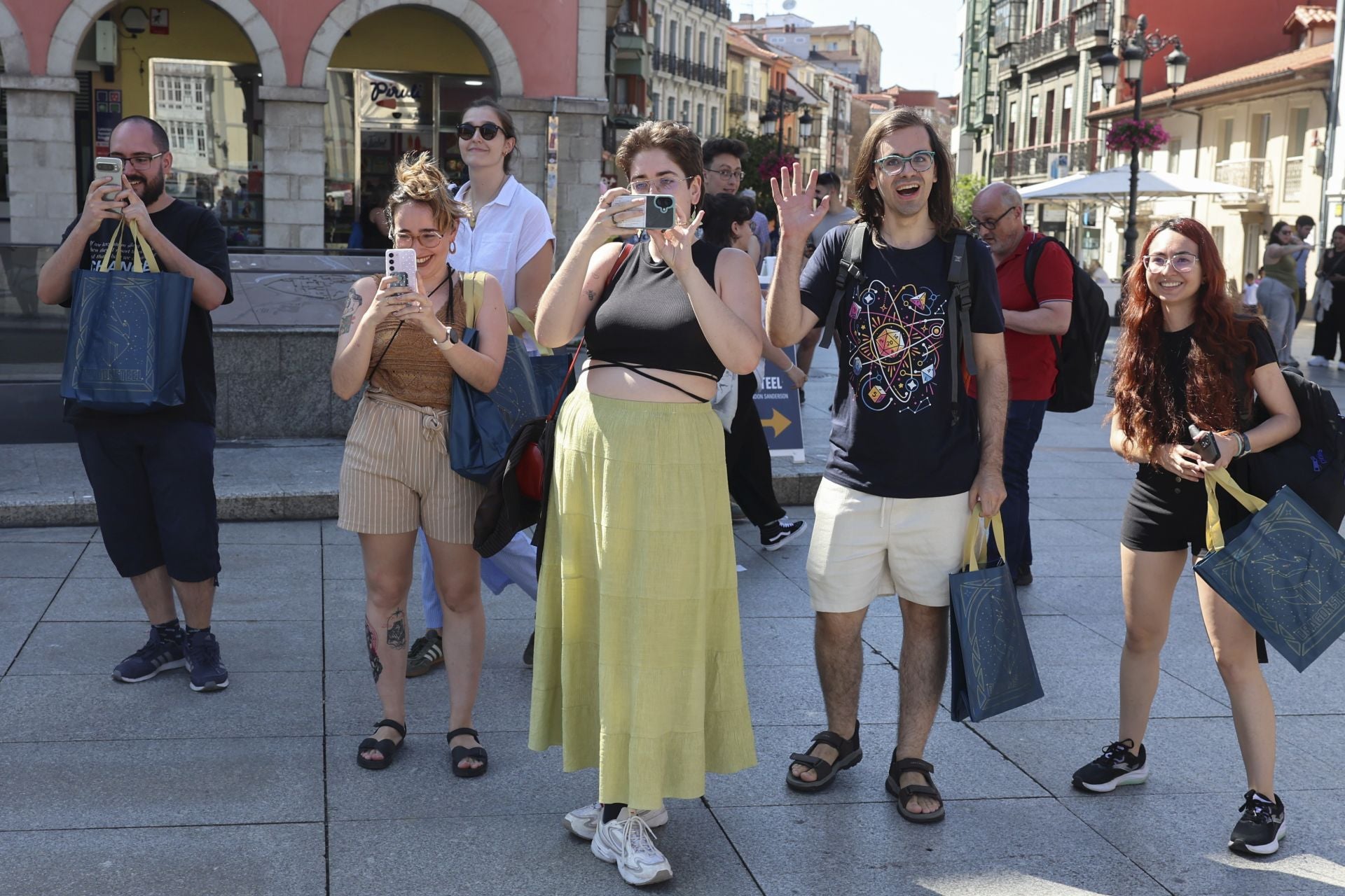 El Festival Celsius de Avilés echa a andar: largas colas por Brandon Sanderson
