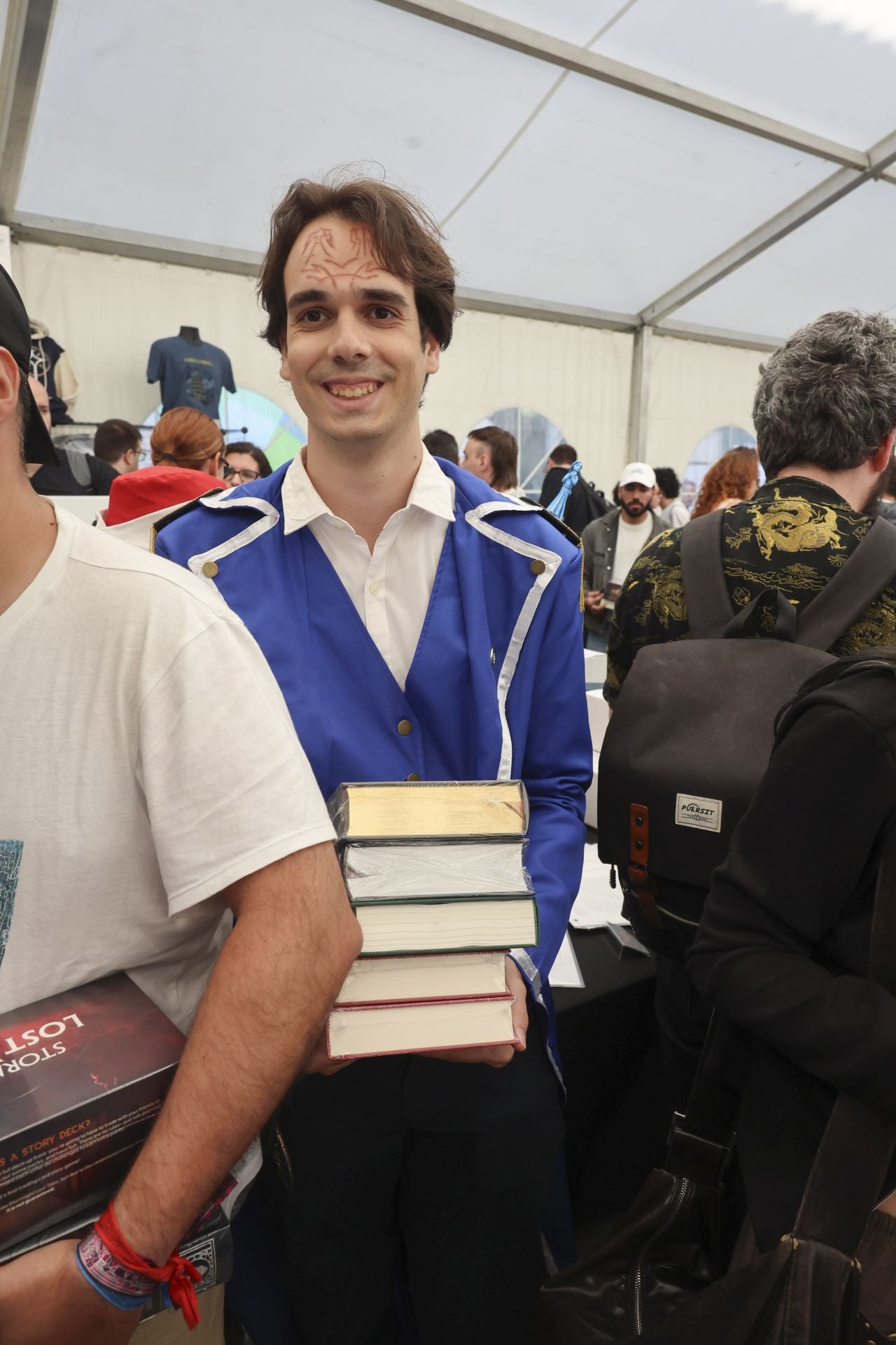 El Festival Celsius de Avilés echa a andar: largas colas por Brandon Sanderson