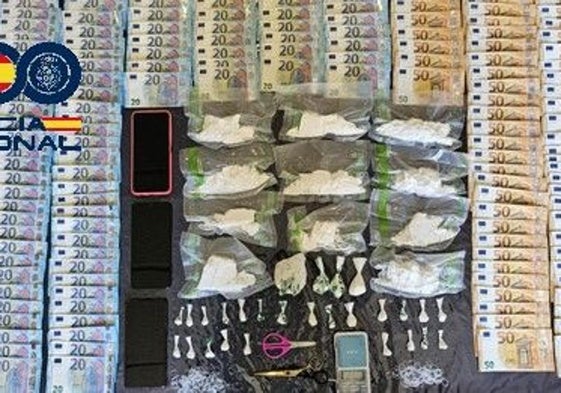 Material incautado por los agentes.