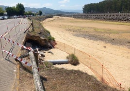 Hundimiento de la escollera de la playa de Miami, en Villaviciosa