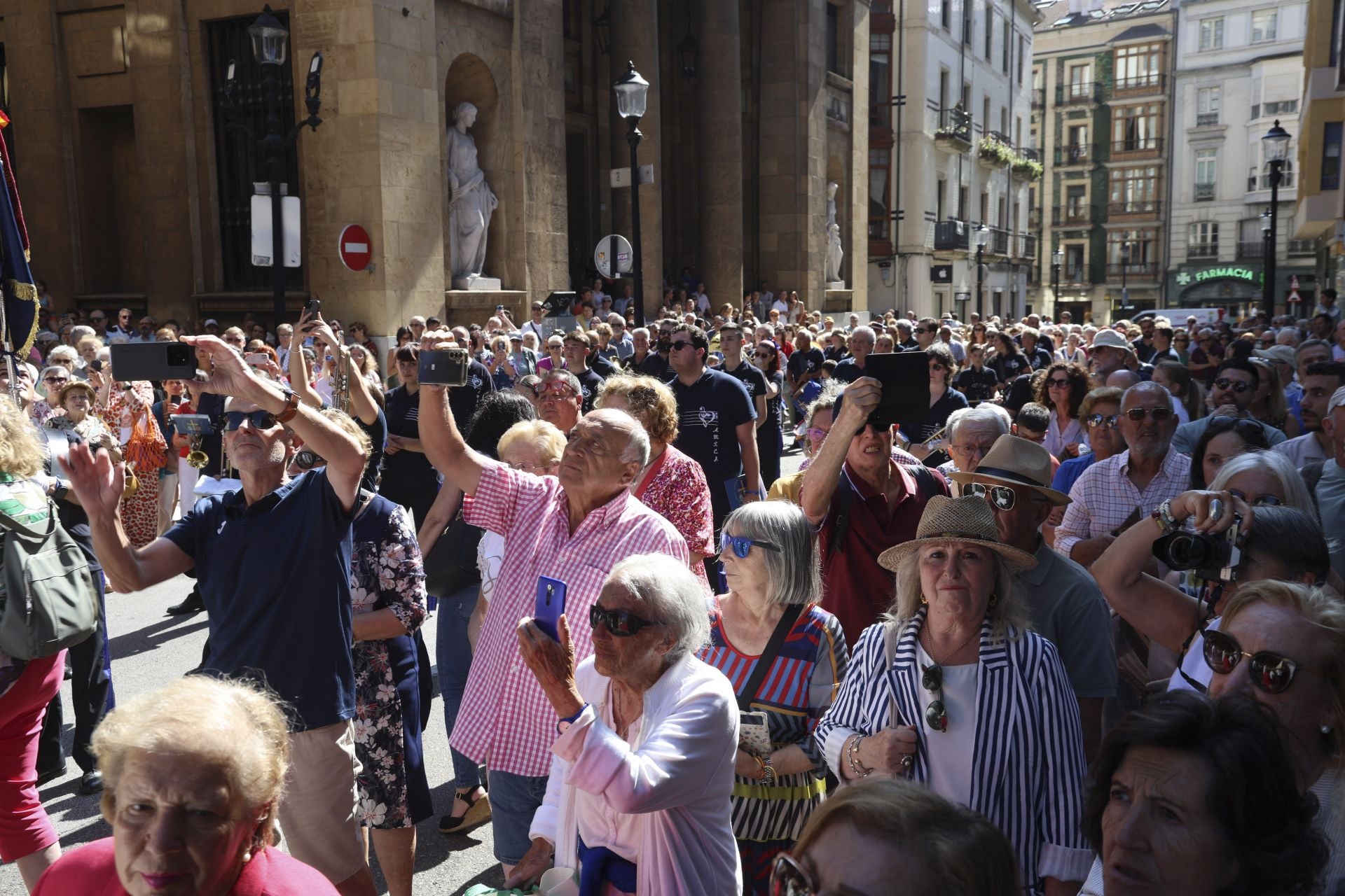 Gijón celebra la procesión marinera de la Virgen del Carmen