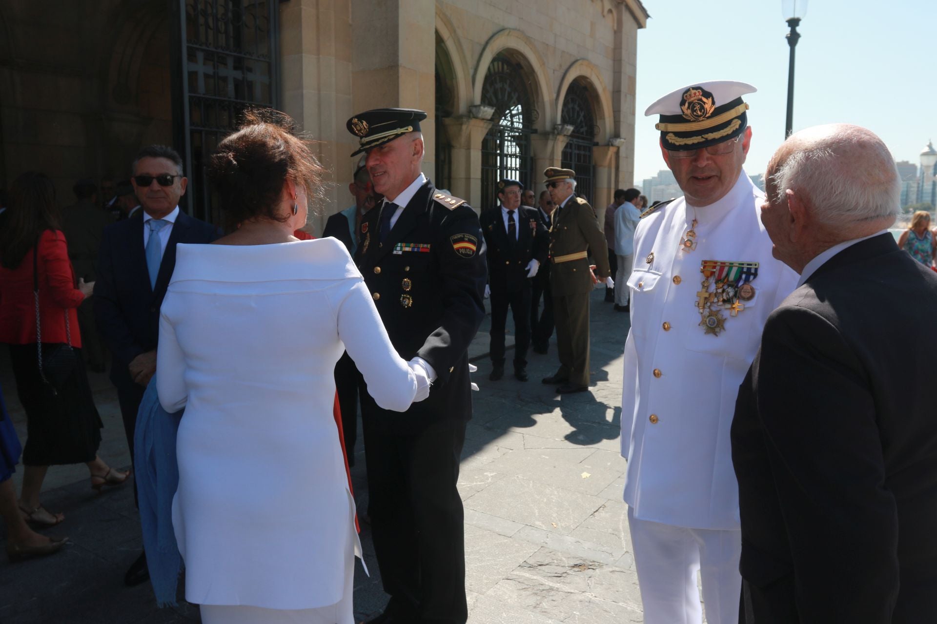 La Armada honra a la Virgen del Carmen en Gijón