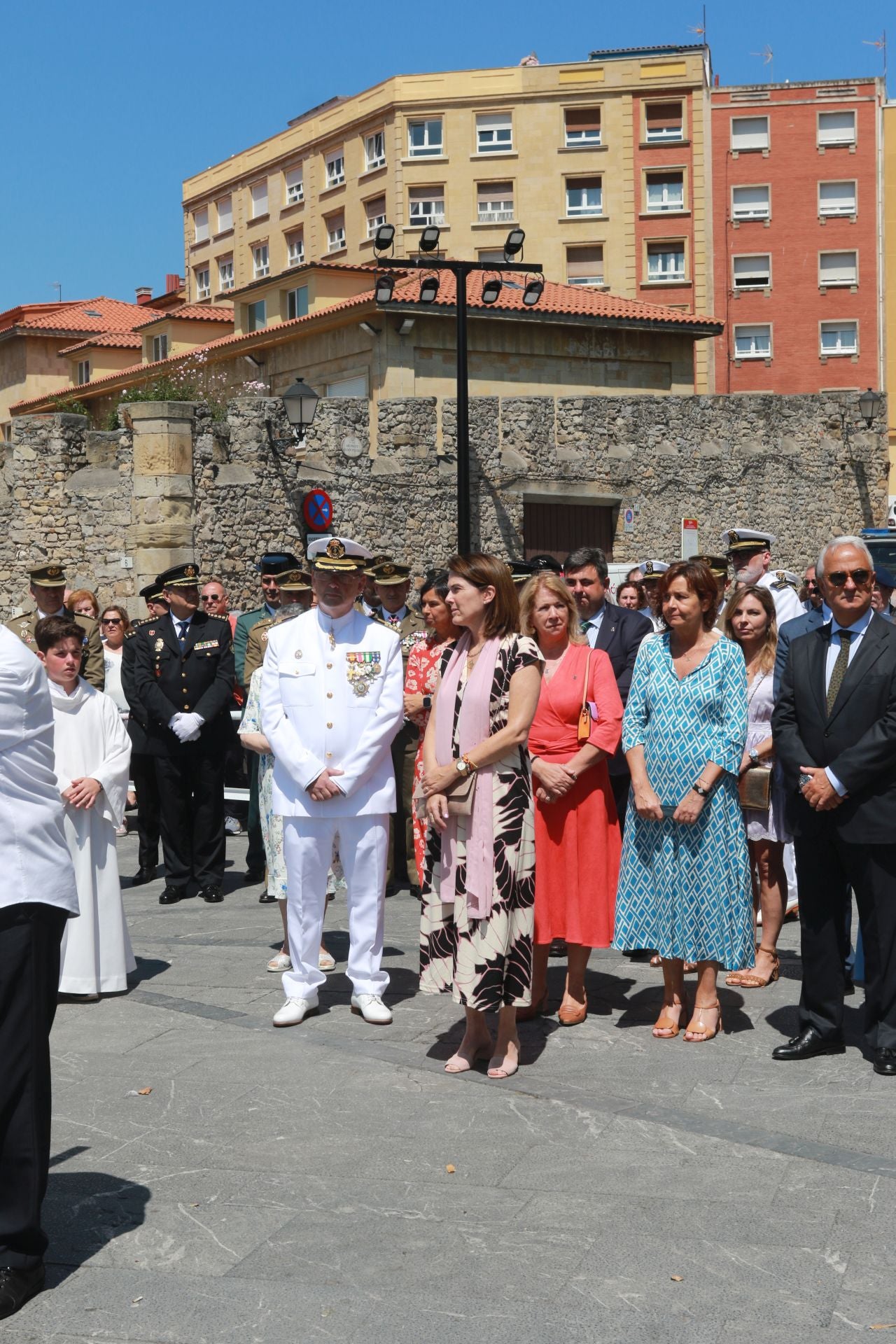 La Armada honra a la Virgen del Carmen en Gijón