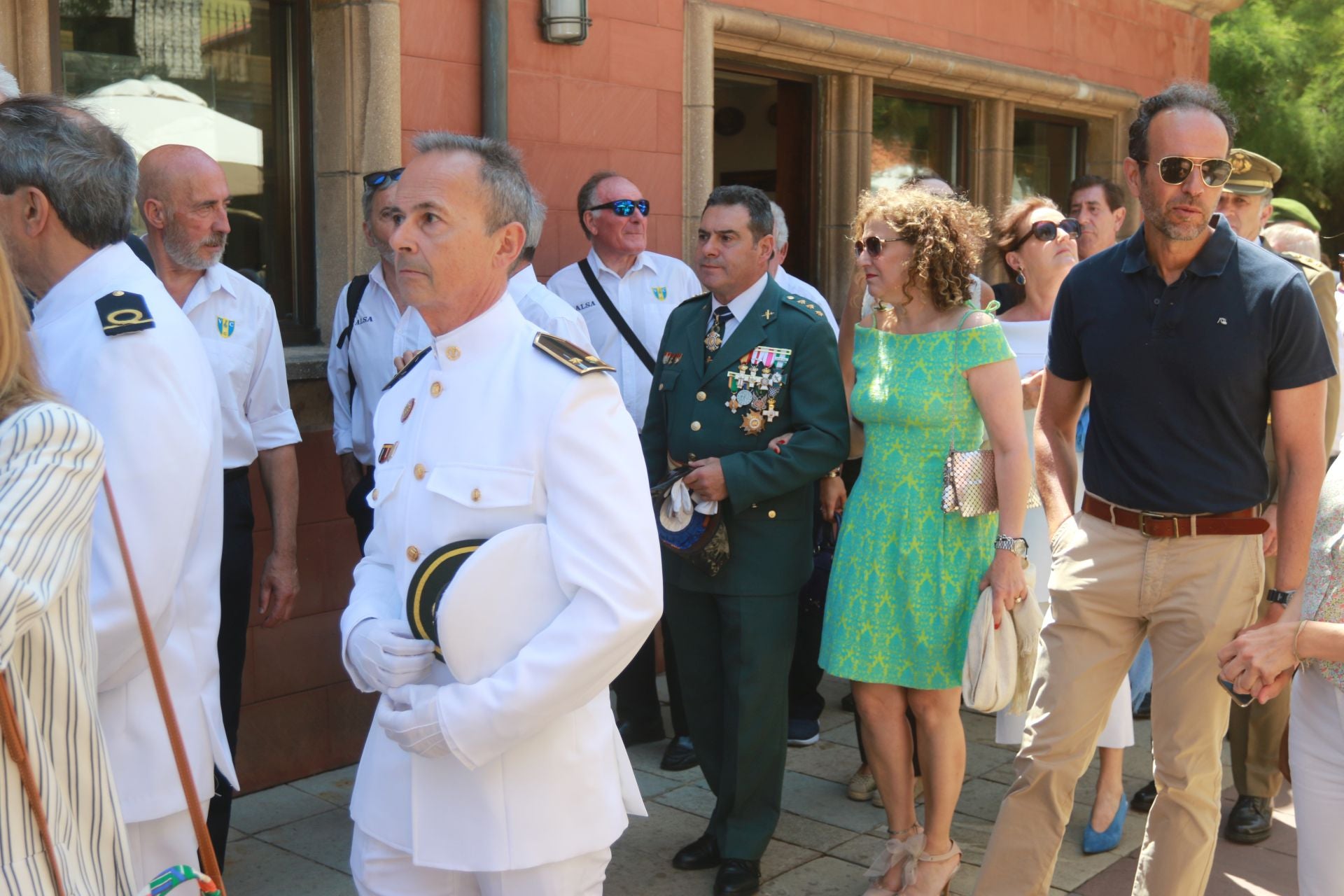 La Armada honra a la Virgen del Carmen en Gijón
