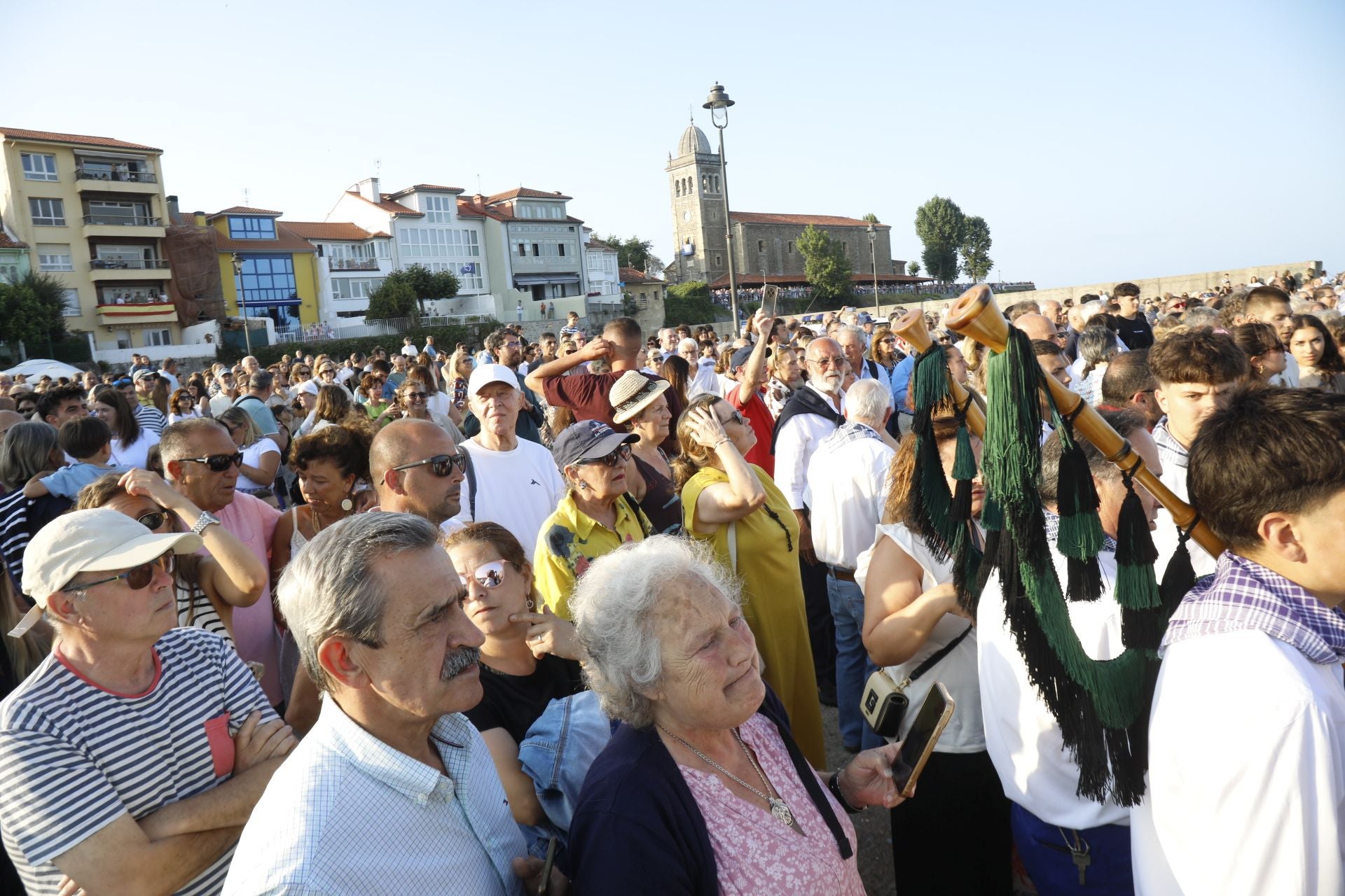 Luanco rinde su homenaje a a la virgen del Carmen