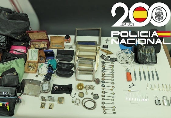 Parte de los objetos incautados por la Policía Nacional.