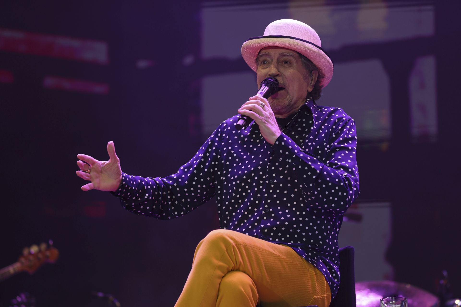 Gijón se rinde a Joaquín Sabina