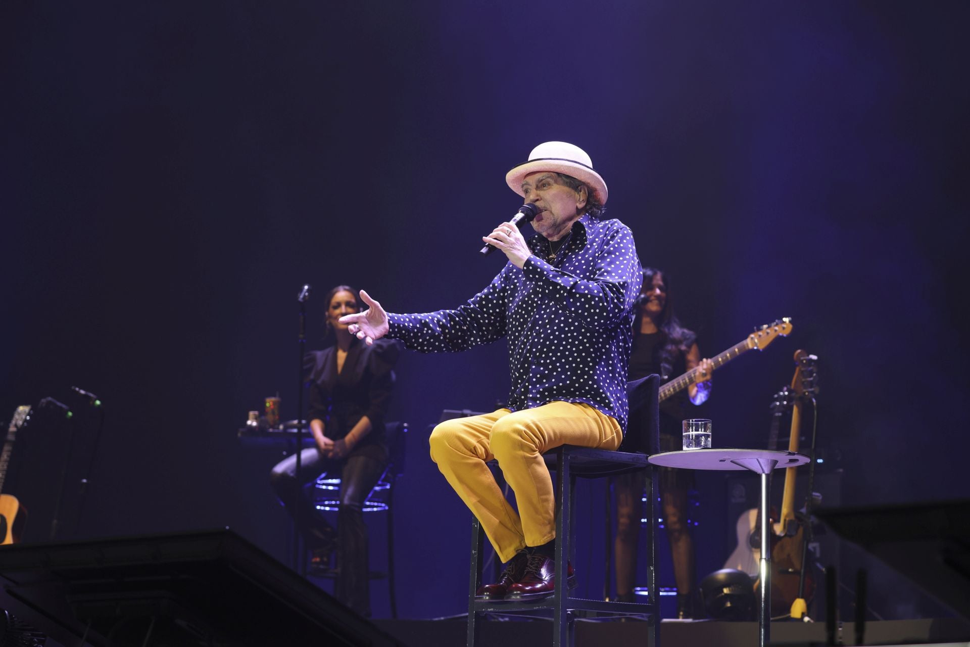 Gijón se rinde a Joaquín Sabina