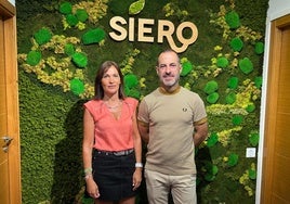 María José Fernández y Ángel García, en la Casa Consistorial