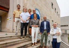 De izquierda a derecha, Alejandro Navazas, Alma Hernández de Rojas, Renate Scharek, Xelu Morán, Ángela Pumariega, Rafael González-Quirós y Rodrigo Pintueles.: