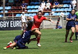 Carlota Caicoya, en plena acción en Francia.