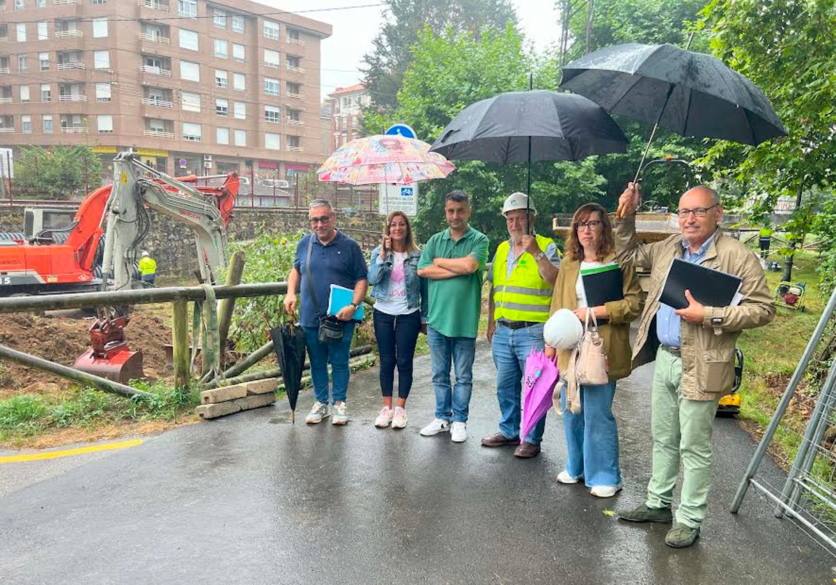 Pergentino Martínez, Teresa Álvarez, Javier Rodríguez, Manuel Fernández, Isabel Fernández y Juan Carlos Álvarez, en las obras.