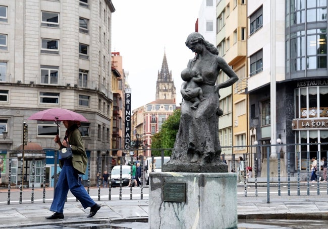 scultura que se halla en el paseo de los Álamos, en Oviedo.