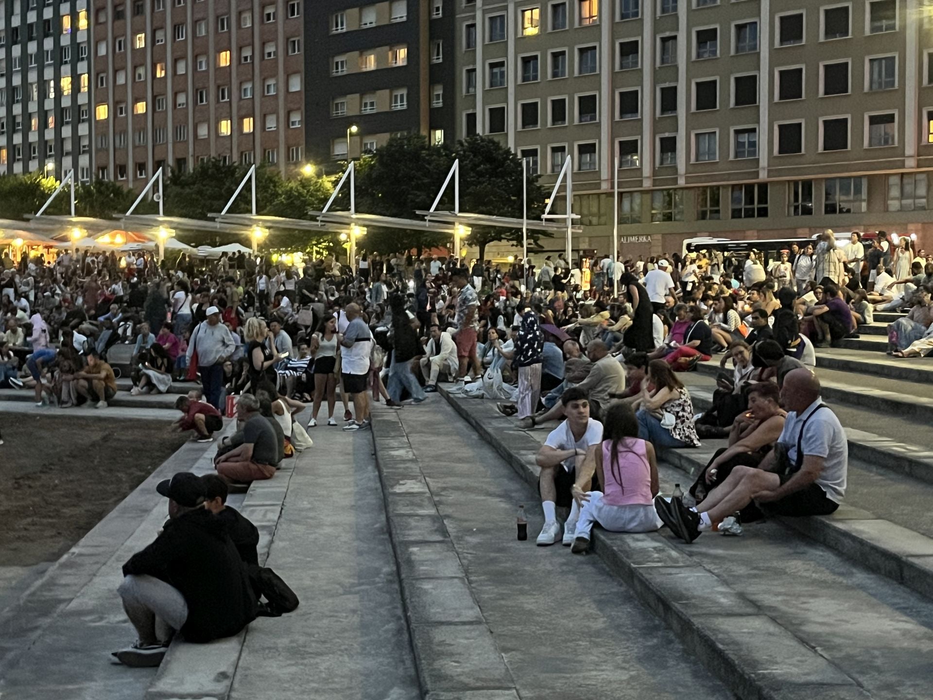 El show de los drones de Gijón: las mejores figuras en el cielo nocturno
