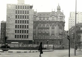 Aspecto de la Plazoleta una vez derribado el edificio del Casino de la Unión de los Gremios y del Café Alcázar.