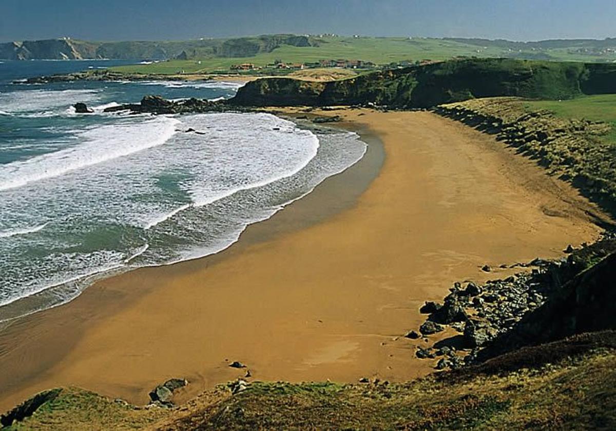 Playa de Carniciega, en Gozón.