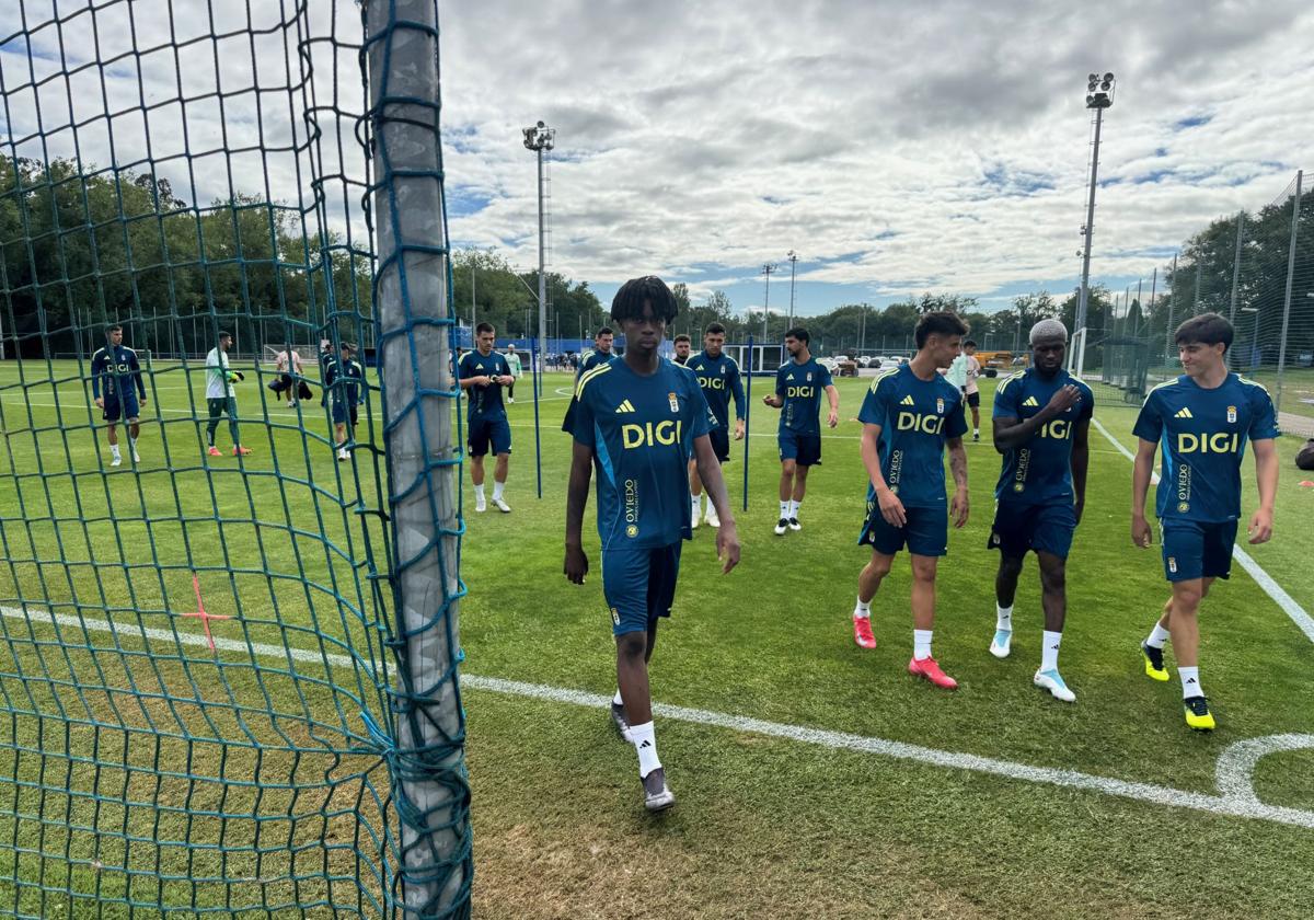 El Real Oviedo prueba a Oviemuno Ejaria