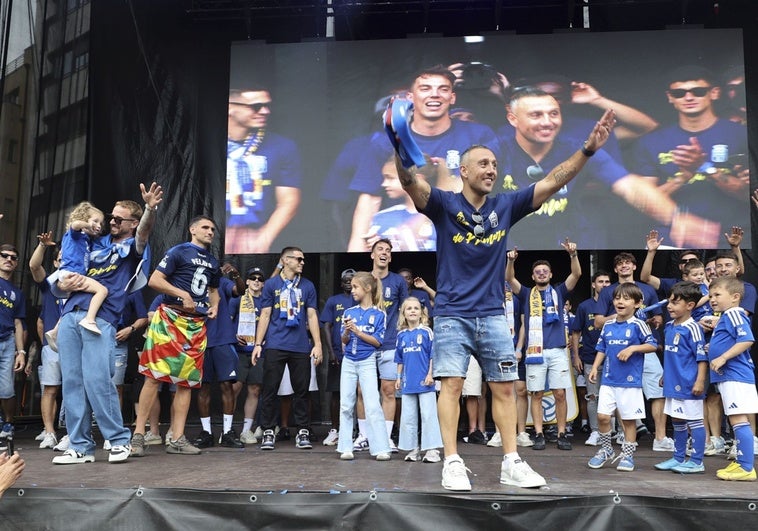 Santi Cazorla ya es Hijo Adoptivo de Oviedo