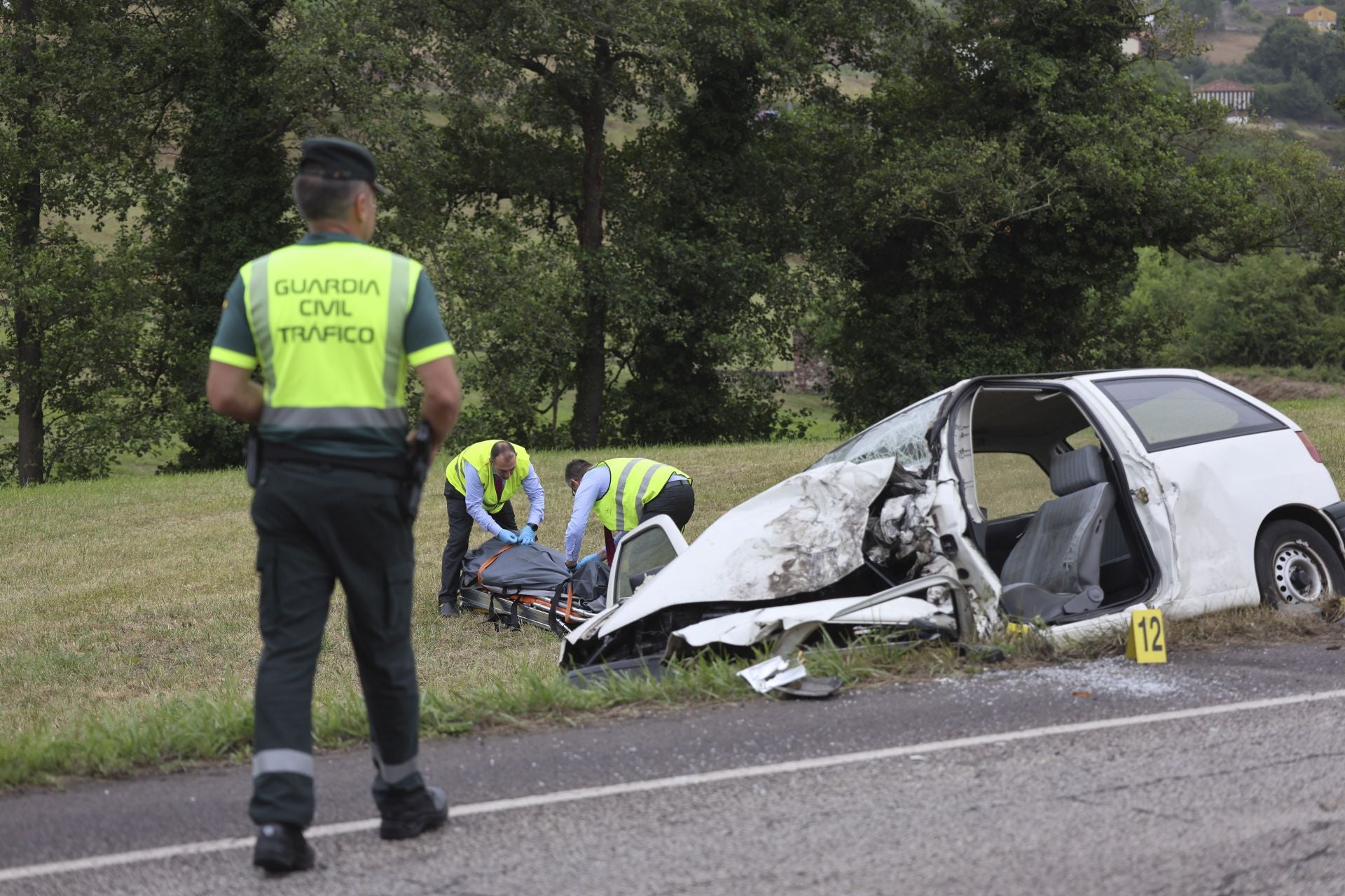 Las imágenes del accidente en Carreño que deja un fallecido
