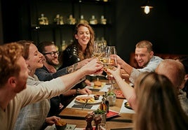 Laura Pire, nutricionista: «Cómo cenar fuera de casa y tener una digestión fácil»