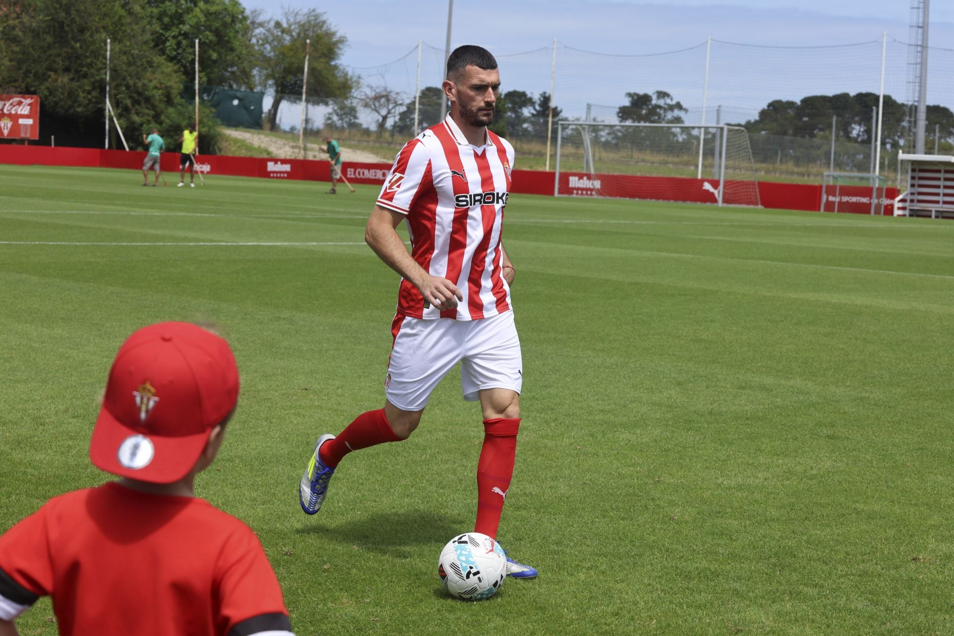 Así fue la presentación oficial de Álex Corredera y Pablo Vázquez en el Sporting