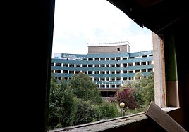 El edificio de Maternidad es ya un esqueleto.