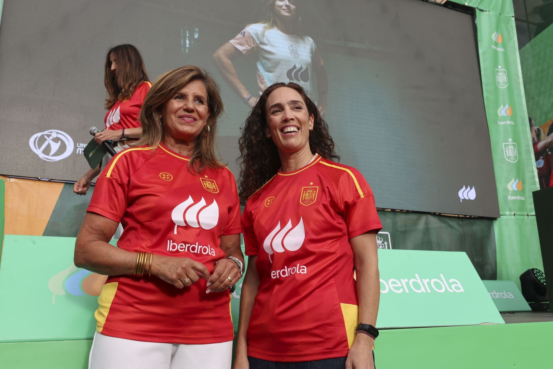 Oviedo se vuelca con la Selección española femenina