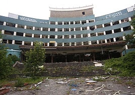 El edificio de Maternidad, completamente saqueado.