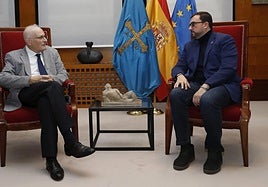 Antonio Trevín con Adrián Barbón, en la sede de Presidencia, en una foto que el presidente del Principado colgó en sus redes sociales.