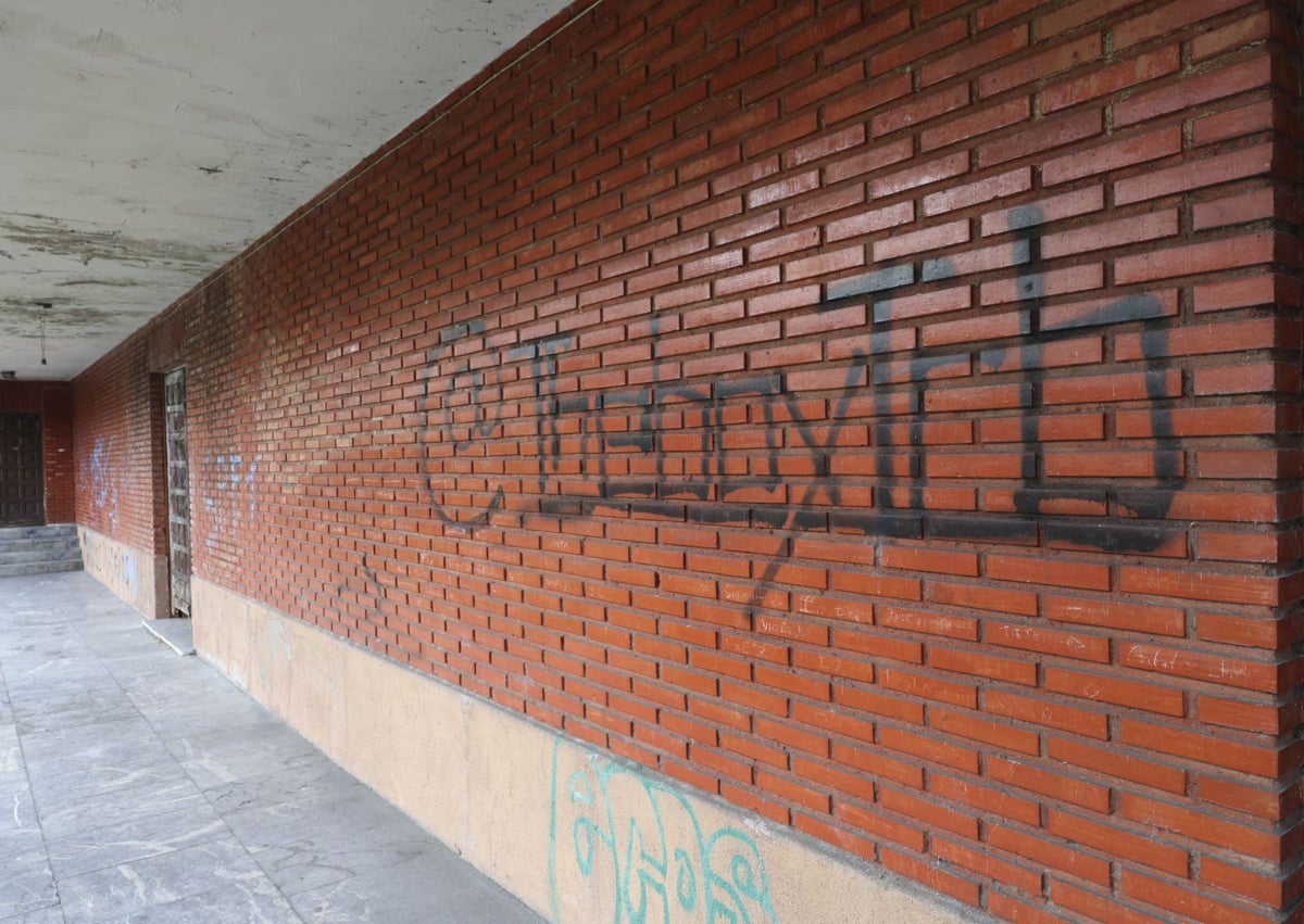 Imagen secundaria 1 - El templo sufre numerosos desperfectos.