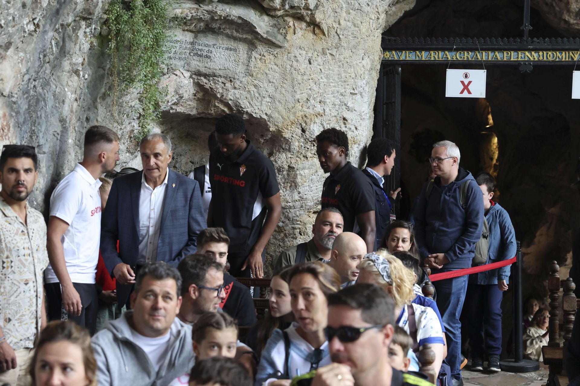 La Santina bendice la nueva temporada del Sporting de Gijón