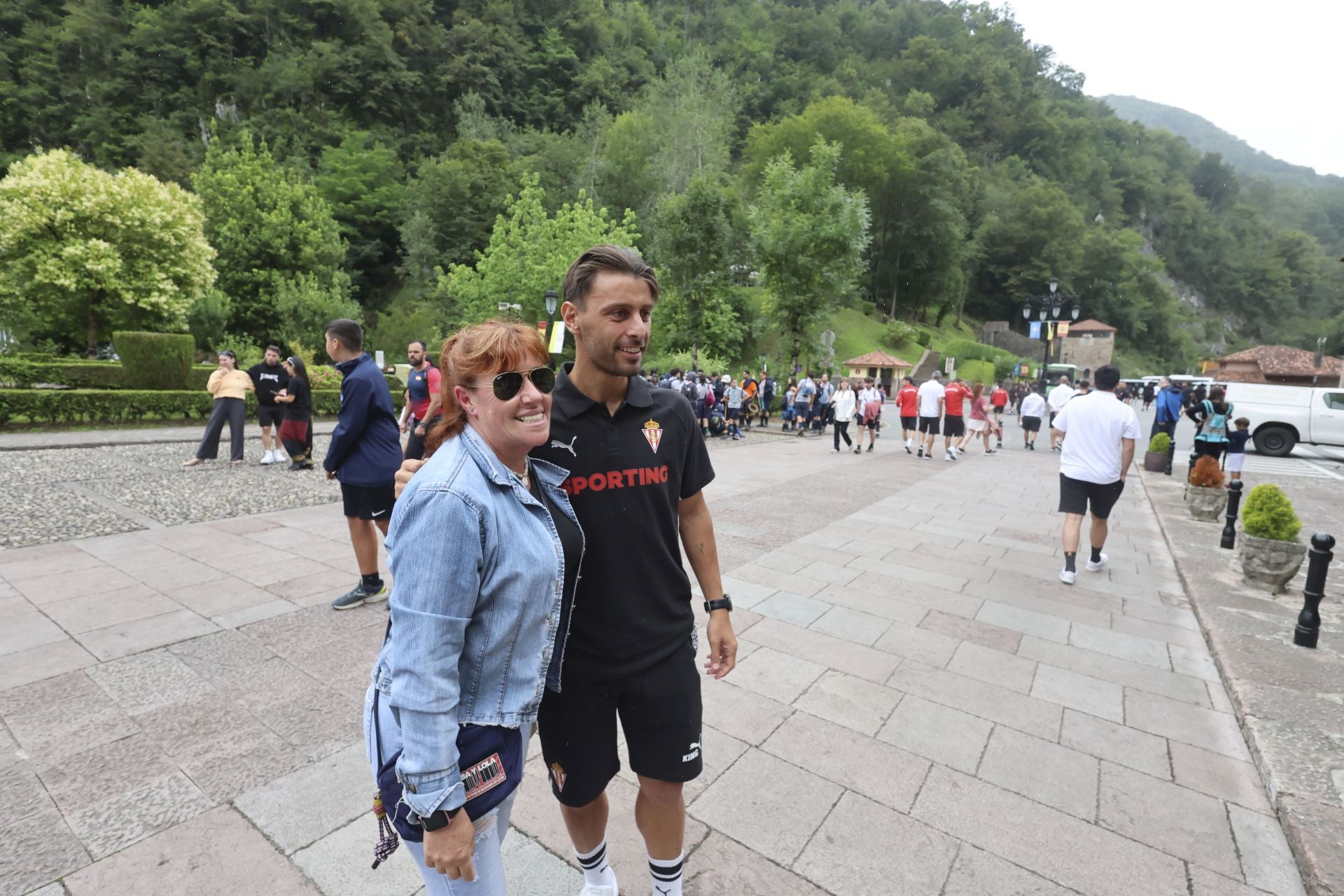 La Santina bendice la nueva temporada del Sporting de Gijón