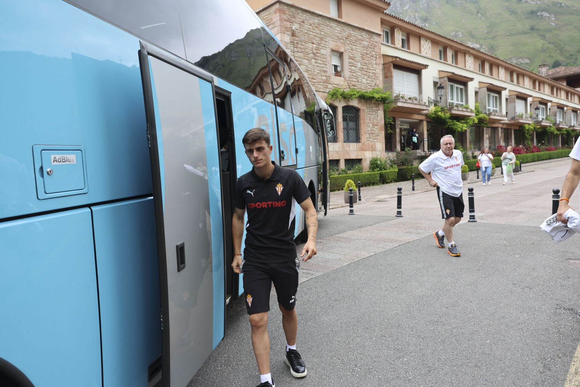 La Santina bendice la nueva temporada del Sporting de Gijón