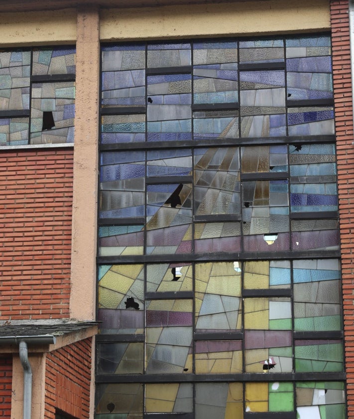 Imagen secundaria 2 - El templo sufre numerosos desperfectos.