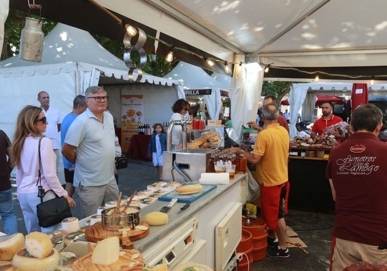 La gastronomía portuguesa triunfa en el Arcu Atlánticu en Gijón