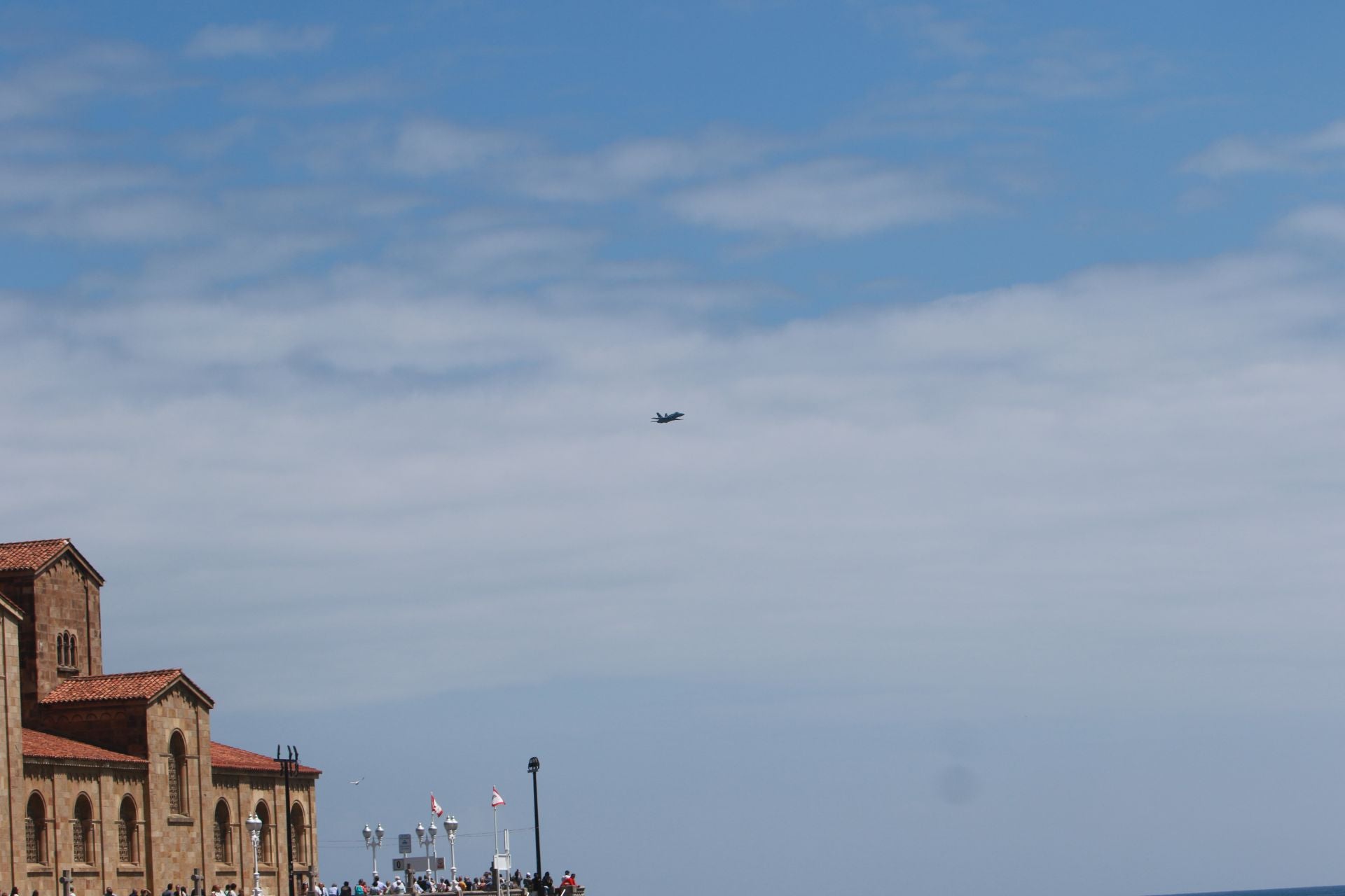 Un adelanto del Festival Aéreo de Gijón: las fotos del ensayo de este viernes