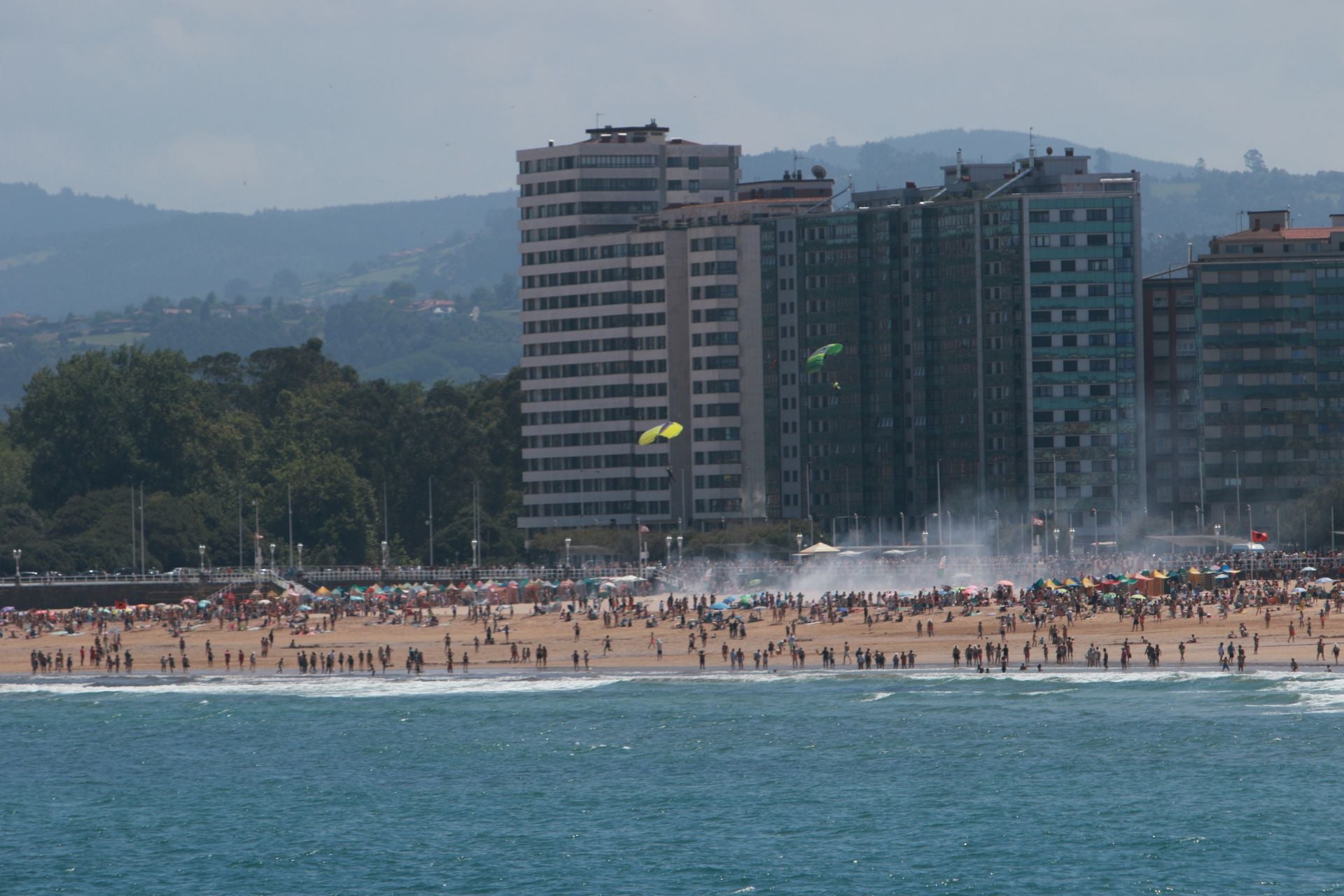 Un adelanto del Festival Aéreo de Gijón: las fotos del ensayo de este viernes