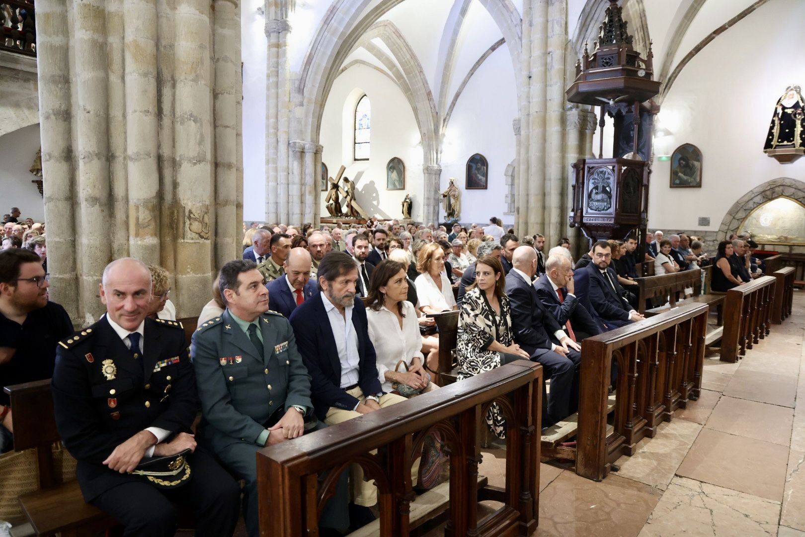 Emotivo adiós a Antonio Trevín en Llanes