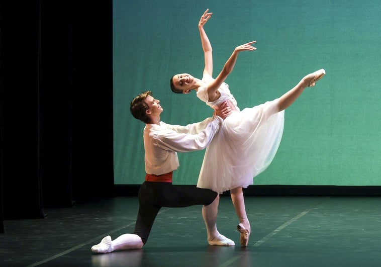 Toda la belleza del ballet emerge en Gijón