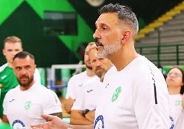 Rubén Garabaya, en su primer entrenamiento en Macedonia.