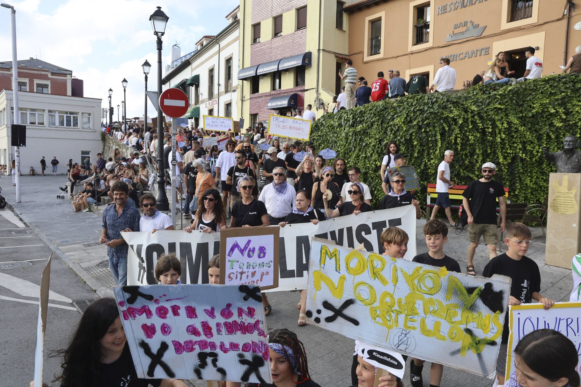 Cimavilla se moviliza contra el turismo masivo