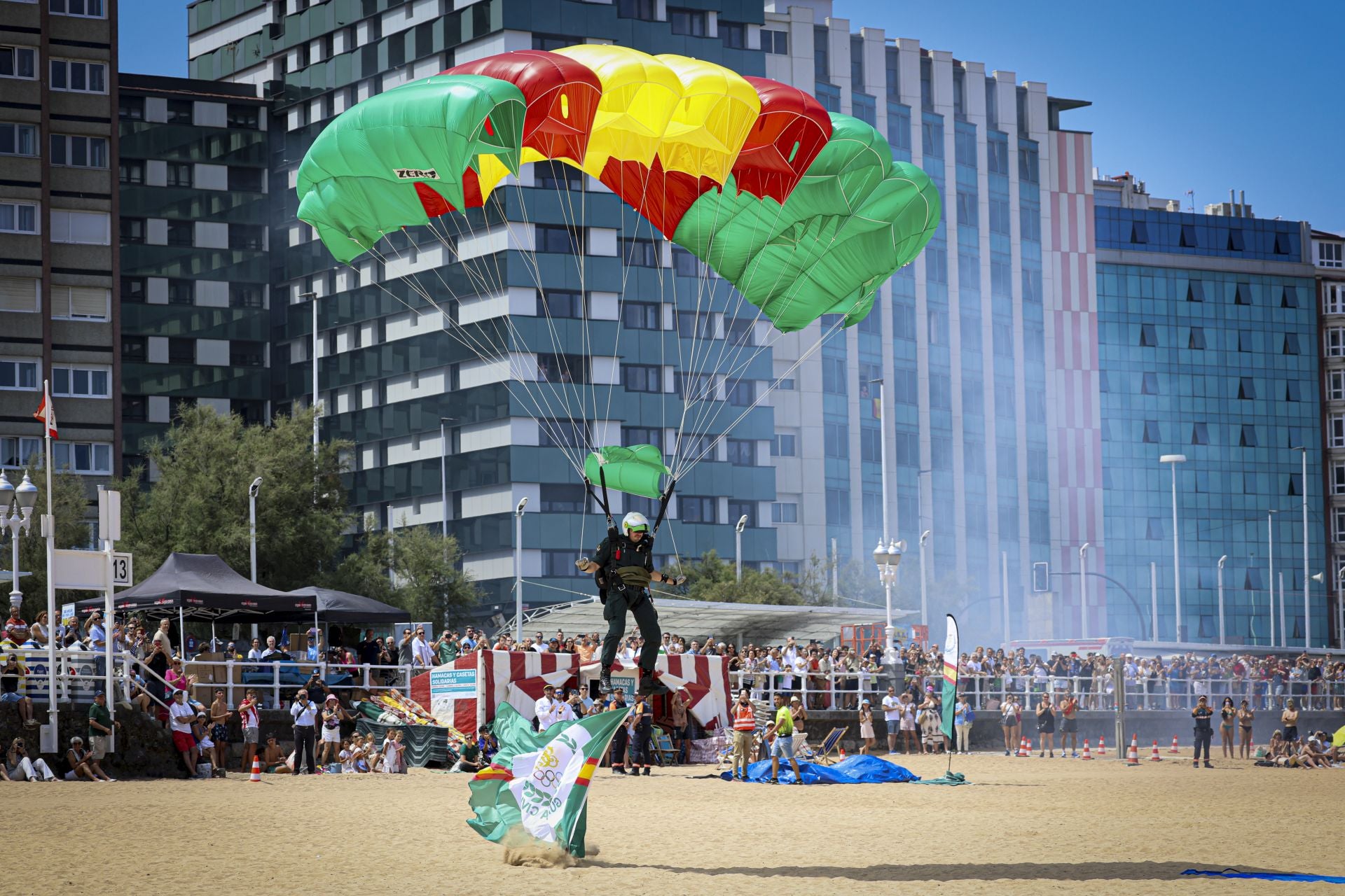 Todo listo para el Festival Aéreo de Gijón: las mejores fotos del último ensayo