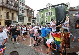 Baile y música en la plaza del General Ponte por el desfile de Santa Ana, en Grado