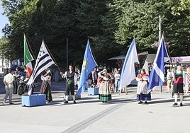 Las banderas de Irlanda, Bretaña, Asturias, Galicia y Escocia, en el final del Intercéltico.