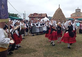 Mercáu tradicional de Oles, en una pasada edición.