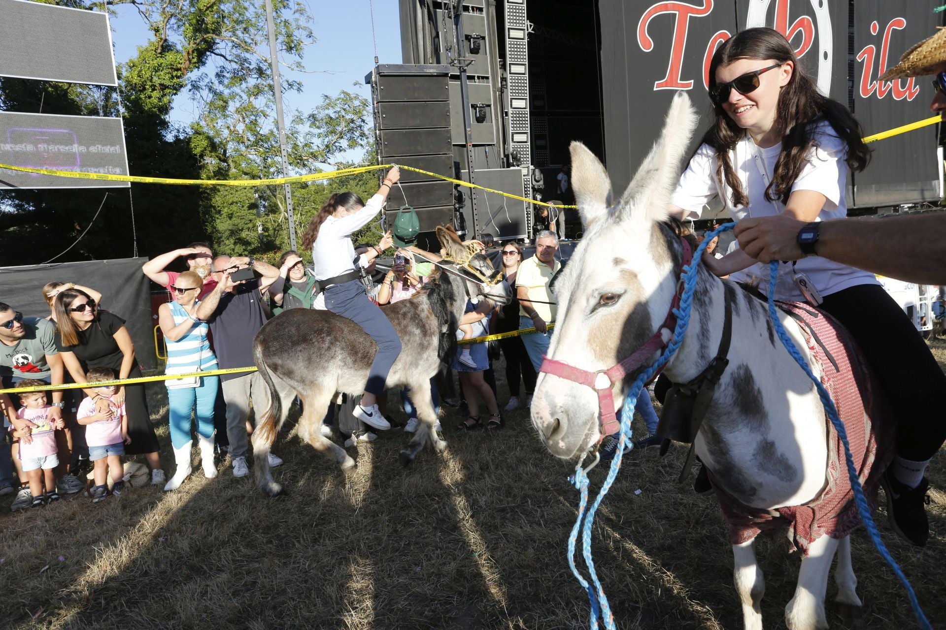 Desfile Folclórico de Burros en Pañeda